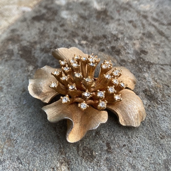 “HAR” VINTAGE Mid century STARBURST Brooch signed gold overrlay - Picture 2 of 10